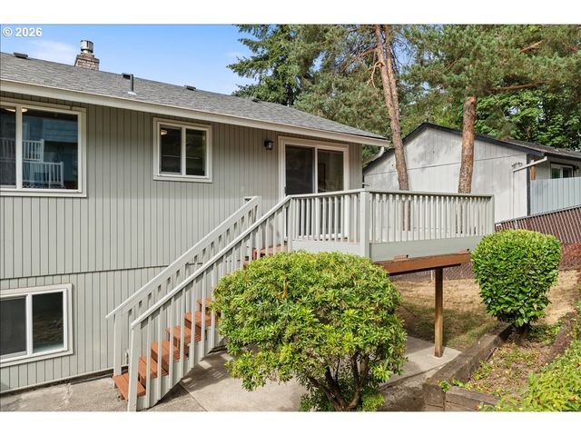 6425 Se HULL Ave, Milwaukie, OR 97267