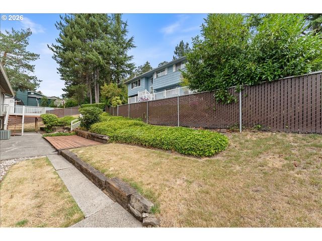 6425 Se HULL Ave, Milwaukie, OR 97267