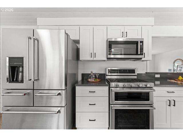 6425 Se HULL Ave, Milwaukie, OR 97267