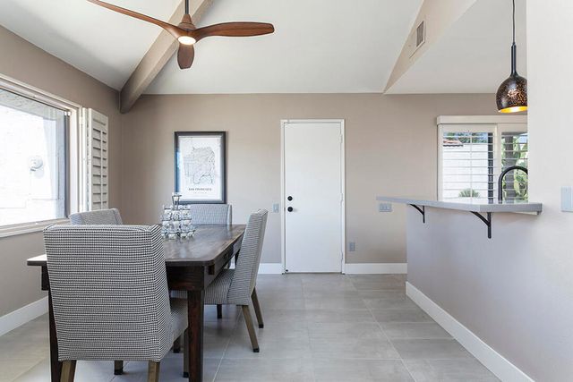 2218 N Sunshine Circle, Palm Springs, CA 92264