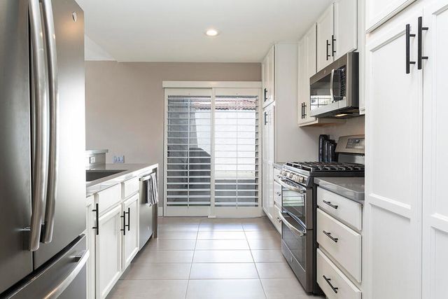 2218 N Sunshine Circle, Palm Springs, CA 92264