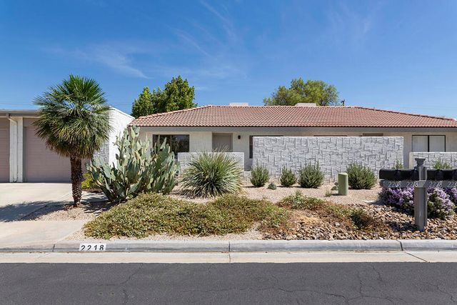 2218 N Sunshine Circle, Palm Springs, CA 92264