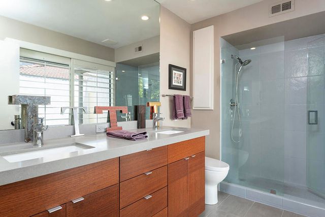2218 N Sunshine Circle, Palm Springs, CA 92264