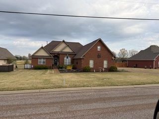 112 FAIRWAY DR, Covington, TN 38019
