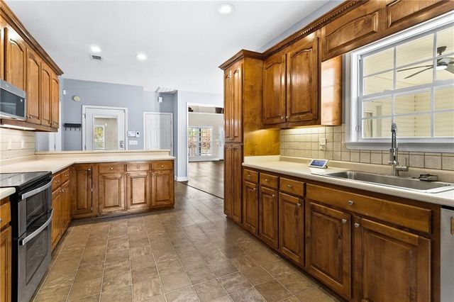 132 Hidden Creek Circle, Lizella, GA 31052