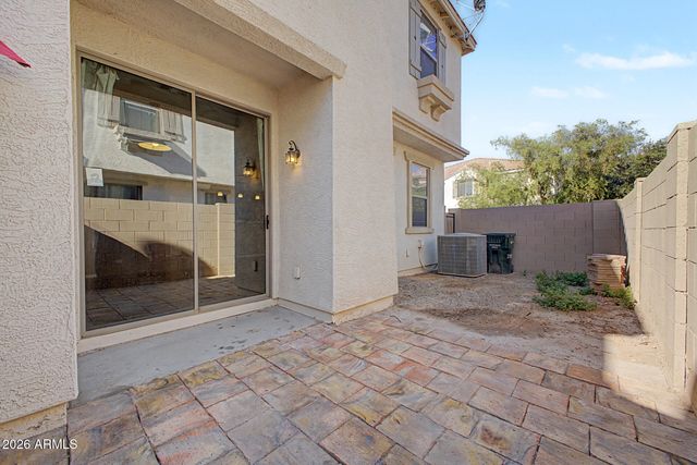 2954 E DONNER Drive, Phoenix, AZ 85042