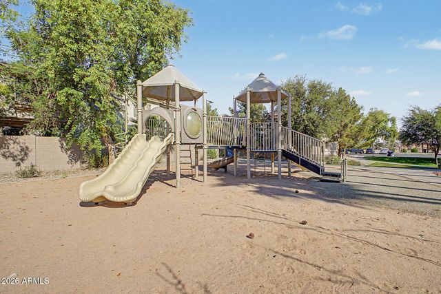 2954 E DONNER Drive, Phoenix, AZ 85042