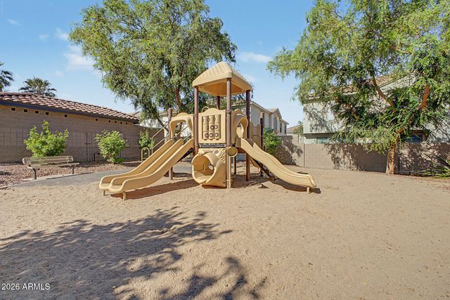 2954 E DONNER Drive, Phoenix, AZ 85042