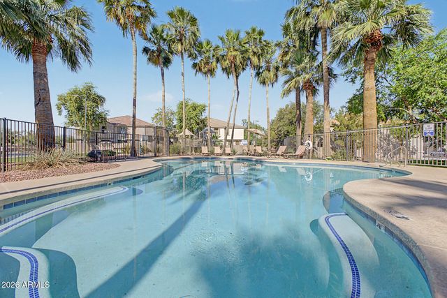 2954 E DONNER Drive, Phoenix, AZ 85042