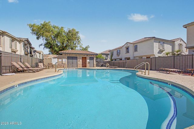 2954 E DONNER Drive, Phoenix, AZ 85042