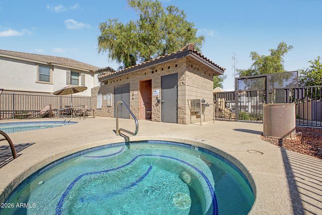 2954 E DONNER Drive, Phoenix, AZ 85042