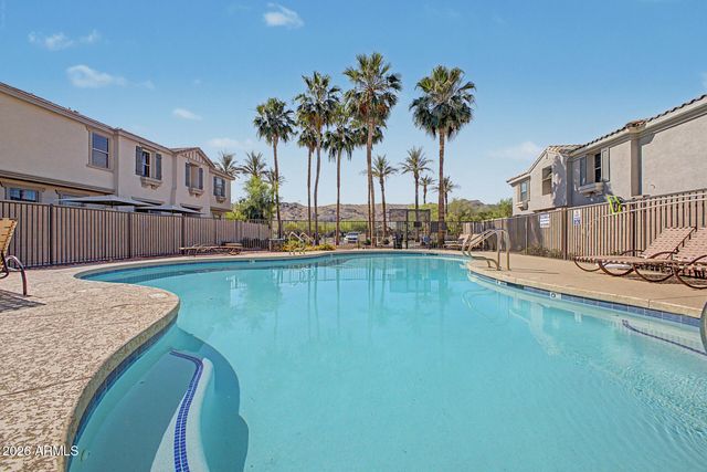 2954 E DONNER Drive, Phoenix, AZ 85042