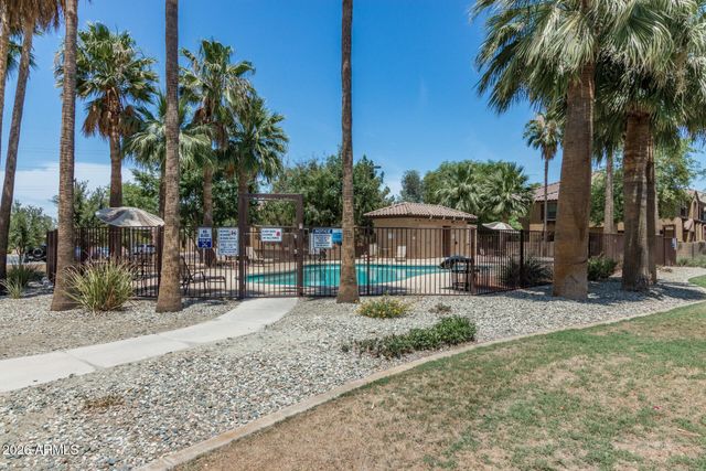 2954 E DONNER Drive, Phoenix, AZ 85042