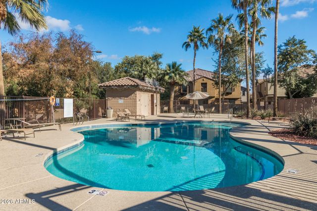 2954 E DONNER Drive, Phoenix, AZ 85042