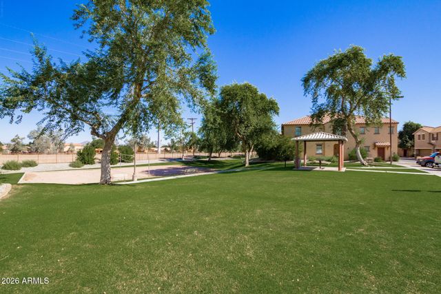 2954 E DONNER Drive, Phoenix, AZ 85042