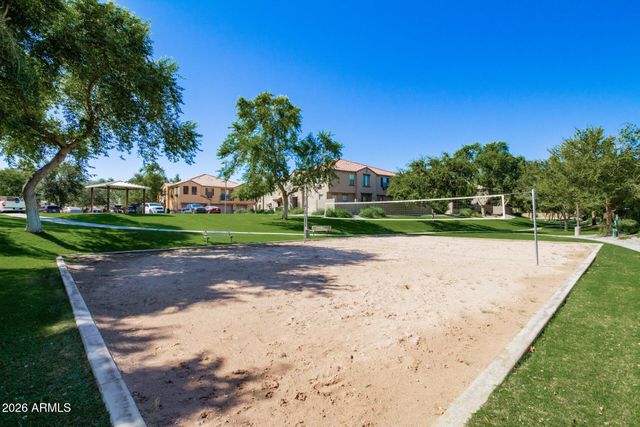 2954 E DONNER Drive, Phoenix, AZ 85042