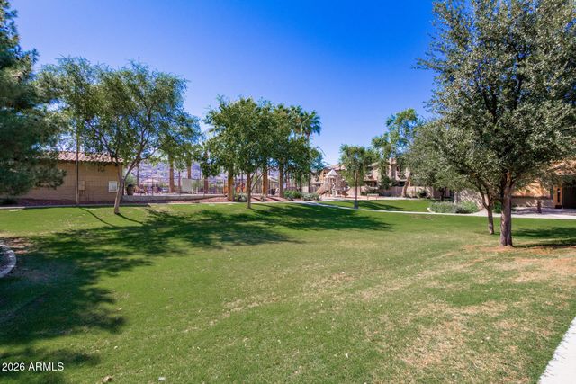 2954 E DONNER Drive, Phoenix, AZ 85042