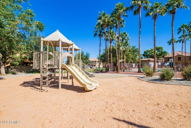 2954 E DONNER Drive, Phoenix, AZ 85042