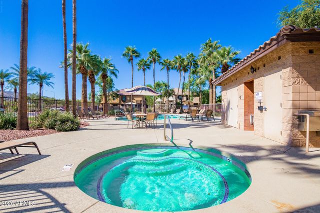 2954 E DONNER Drive, Phoenix, AZ 85042