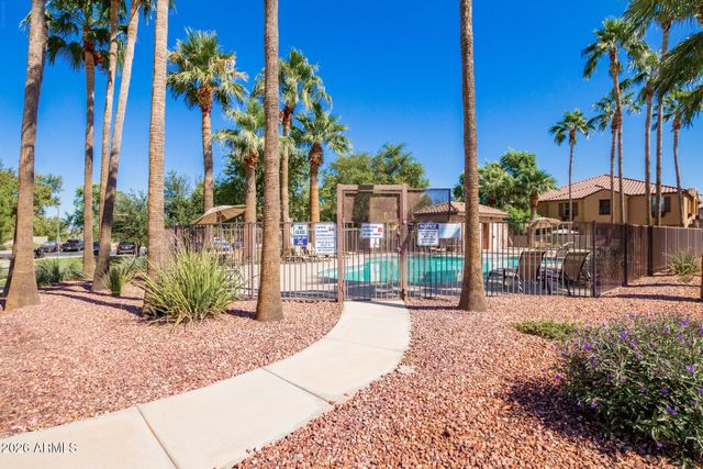 2954 E DONNER Drive, Phoenix, AZ 85042