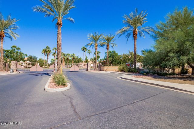 2954 E DONNER Drive, Phoenix, AZ 85042