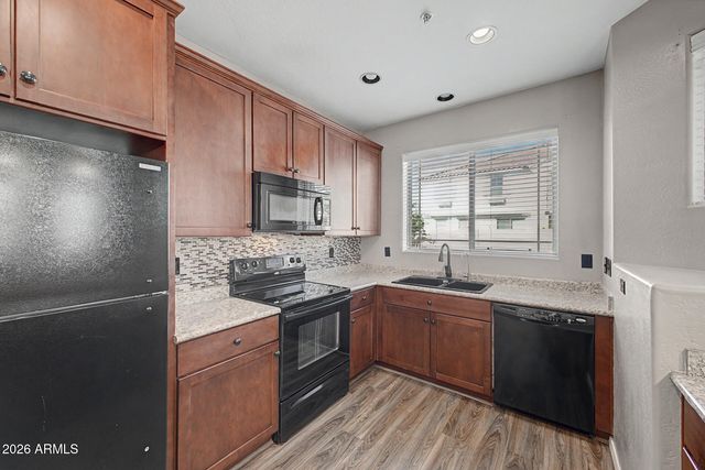 2954 E DONNER Drive, Phoenix, AZ 85042