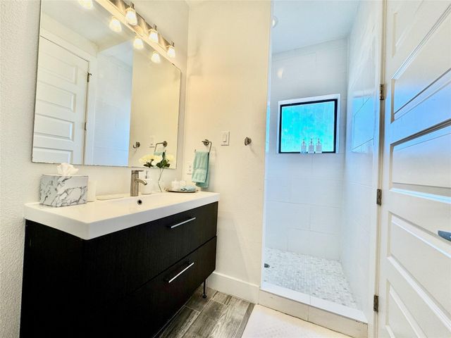 1914 Blodgett Street C, Houston, TX 77004