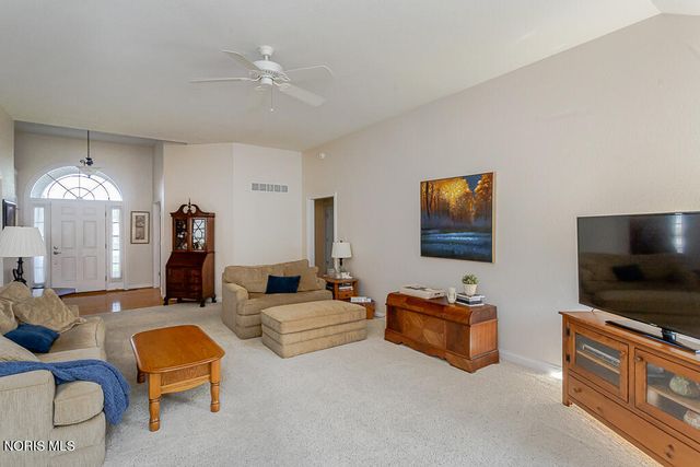 7017 Shadowridge Drive, Waterville, OH 43566