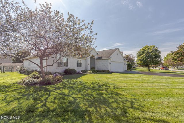 7017 Shadowridge Drive, Waterville, OH 43566