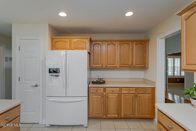 7017 Shadowridge Drive, Waterville, OH 43566