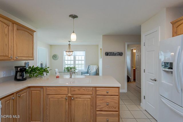 7017 Shadowridge Drive, Waterville, OH 43566