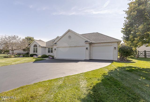 7017 Shadowridge Drive, Waterville, OH 43566