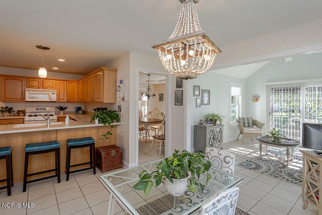 7017 Shadowridge Drive, Waterville, OH 43566