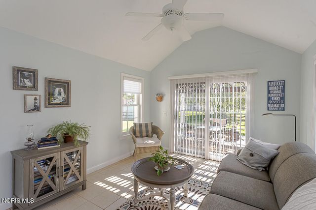 7017 Shadowridge Drive, Waterville, OH 43566