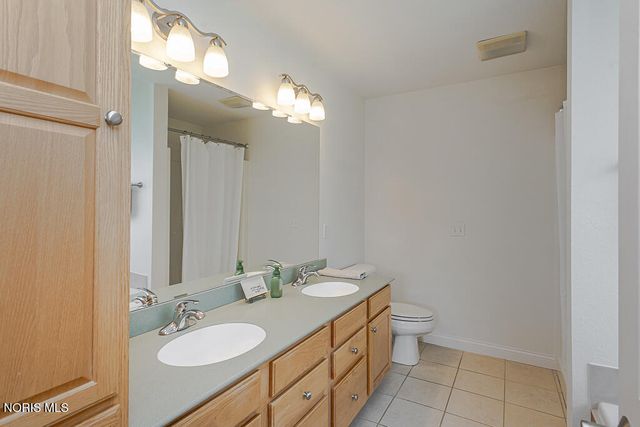 7017 Shadowridge Drive, Waterville, OH 43566