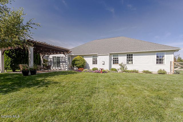 7017 Shadowridge Drive, Waterville, OH 43566