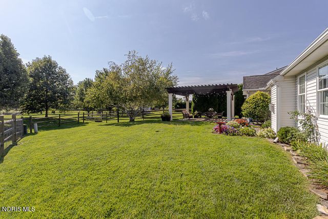 7017 Shadowridge Drive, Waterville, OH 43566