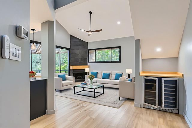 1707 Spyglass DR 60, Austin, TX 78746