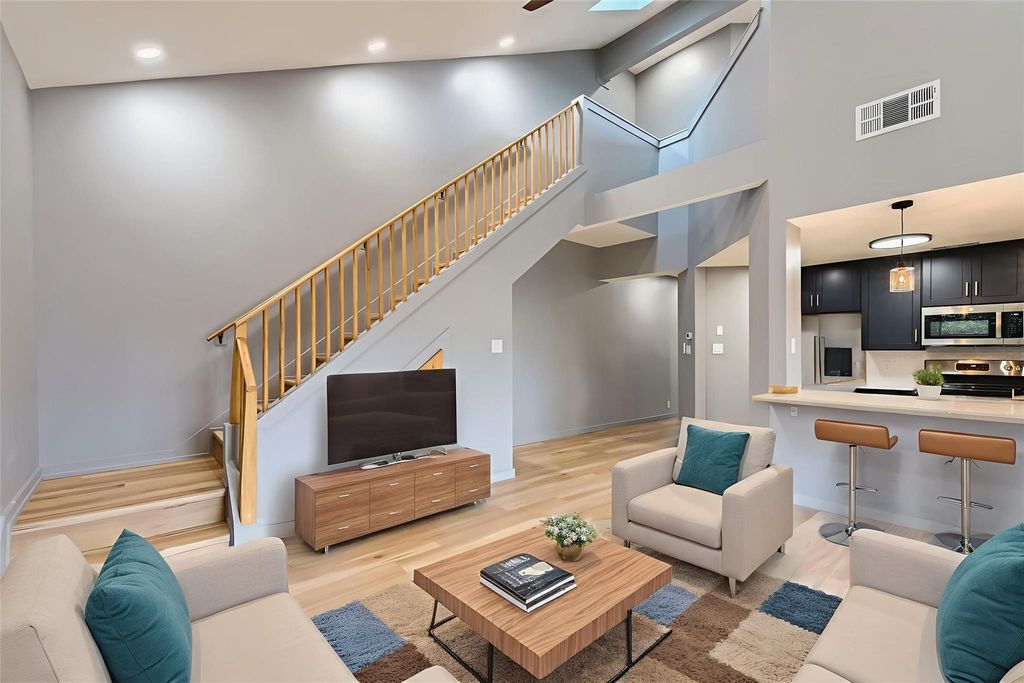 1707 Spyglass DR 60, Austin, TX 78746