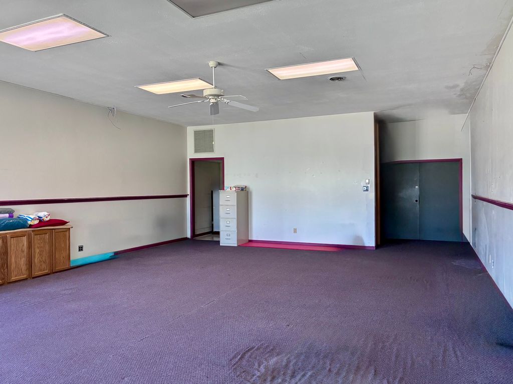 Image 7 of property listing at 122 W Page Street, Sycamore, IL 60178