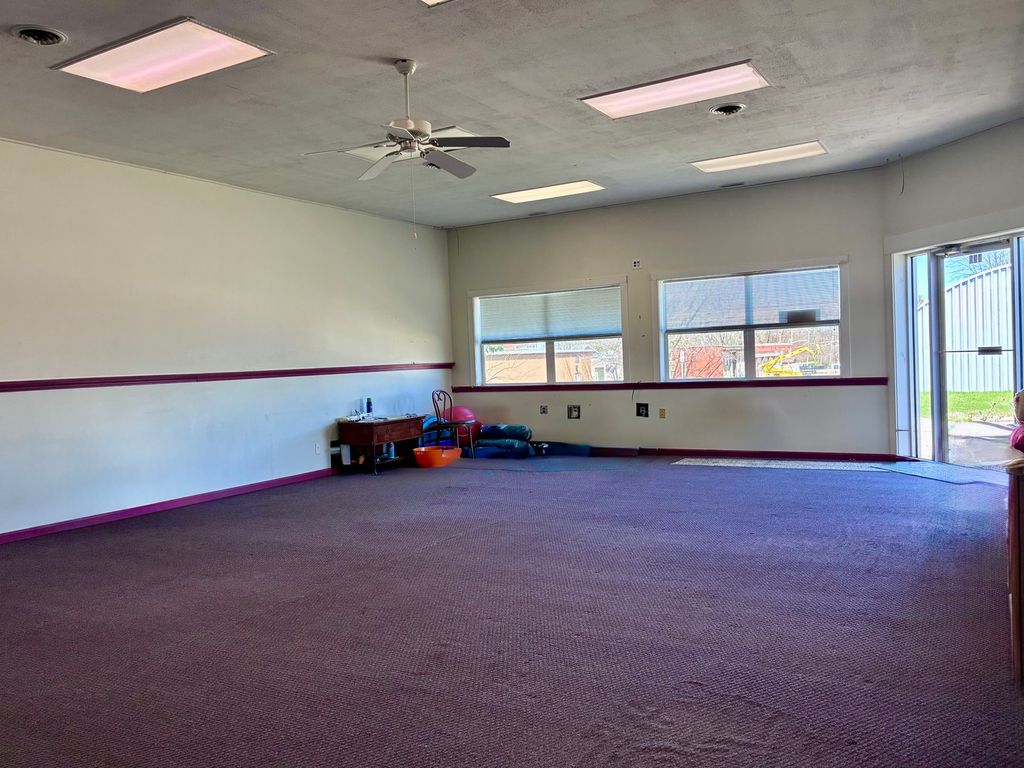 Image 9 of property listing at 122 W Page Street, Sycamore, IL 60178