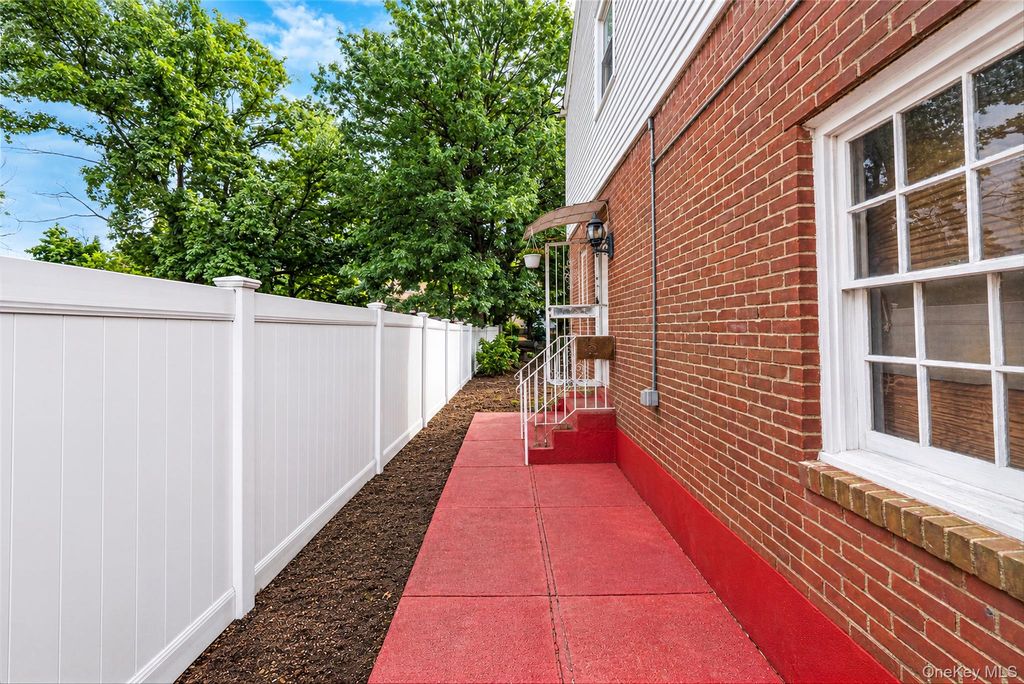 30 Fairview Boulevard, Hempstead, NY 11550 — photo 4