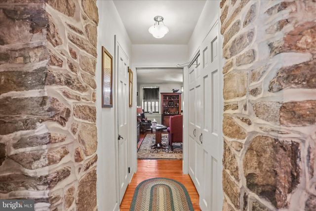 125 HICKORY LN, Hanover, PA 17331