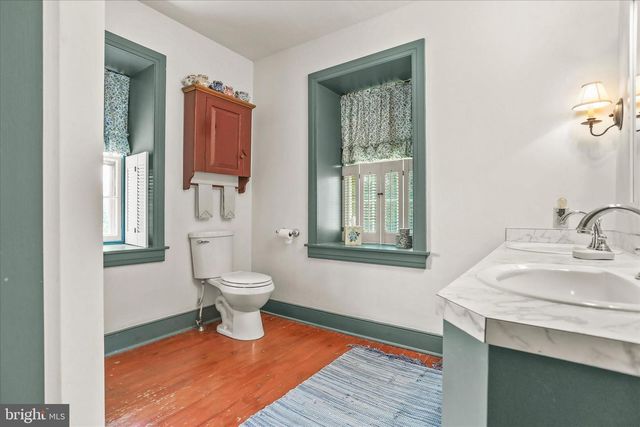 125 HICKORY LN, Hanover, PA 17331