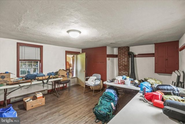 125 HICKORY LN, Hanover, PA 17331