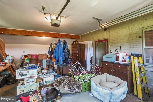 125 HICKORY LN, Hanover, PA 17331