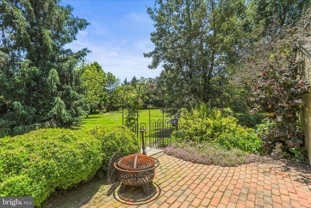 125 HICKORY LN, Hanover, PA 17331