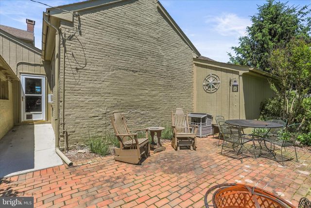 125 HICKORY LN, Hanover, PA 17331