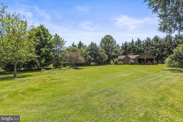 125 HICKORY LN, Hanover, PA 17331