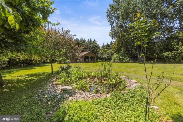 125 HICKORY LN, Hanover, PA 17331